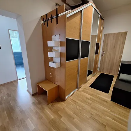 Fabrika Διαμέρισμα *
